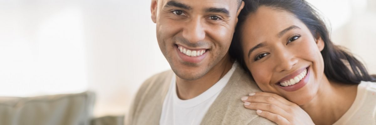 USA, New Jersey, Jersey City, Portrait of young couple
